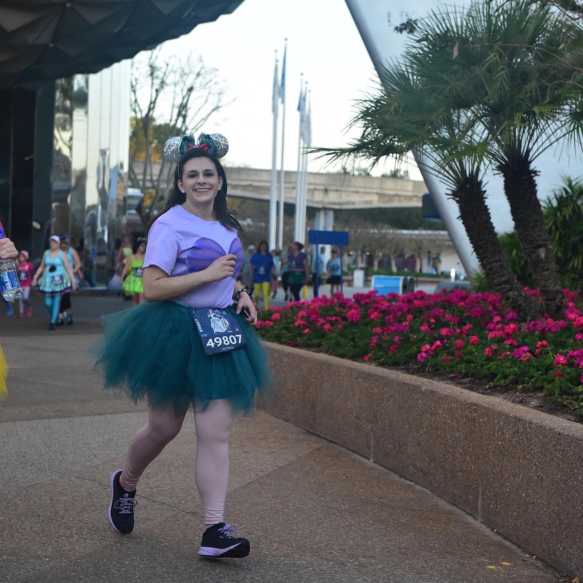 toriaroseg's tweet photo. Up on the shore they run all day โจ๐ง๐ปโโ๏ธ๐#princess5k #princesshalfmarathonweekend #littlemermaid #ariel #epcot #rundisney https://t.co/TTRIXwdQOO