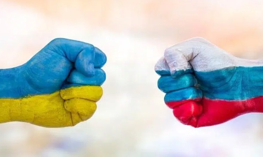 Мир между украиной и россией когда будет. Россия против Украины. Флаг России и Украины. Украина и Россия вражда. Украина – это Россия.