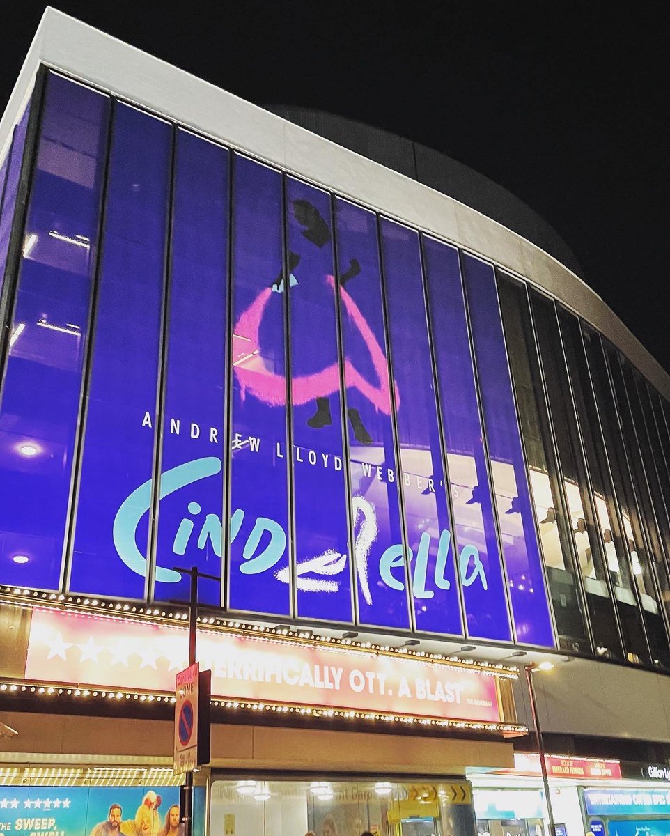 KieraDFoster94's tweet photo. Fabulous trip to #LondonTown this weekend with my best friend ❤️ lots of food and shopping! And then @alwcinderella in the evening. @carriehopefletcher was amazing as always, as were all the wonderful cast! https://t.co/wCKgYQxfHq