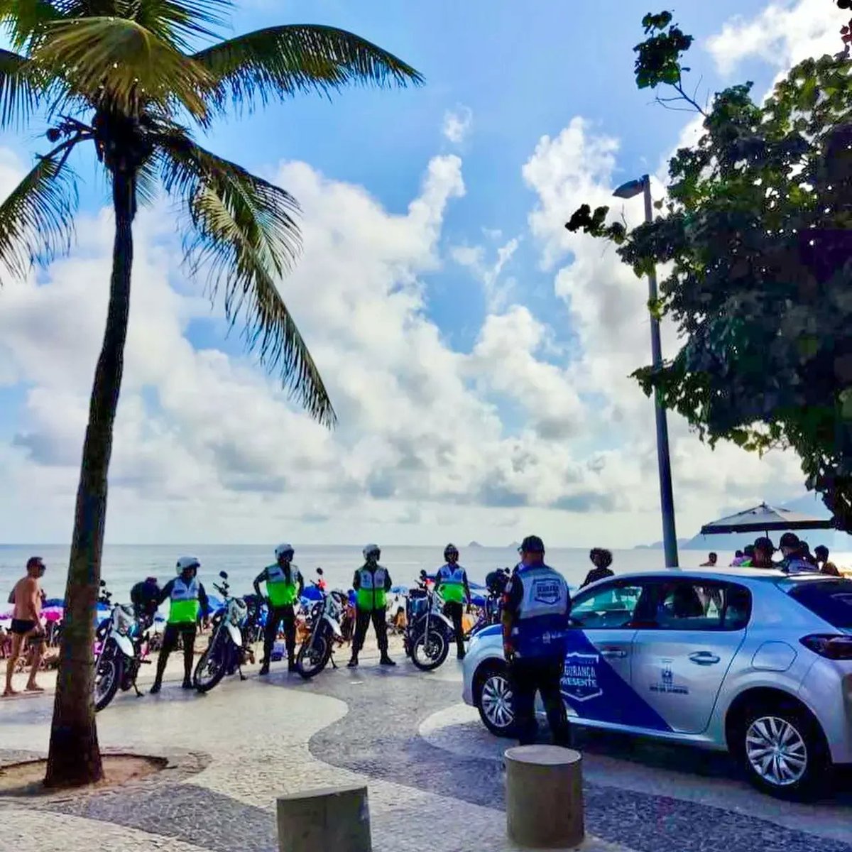 SegPresenteRJ's tweet photo. 💭 Pensando no conforto e segurança da população durante o feriado, a Operação Segurança Presente da Secretaria de Governo elaborou um esquema especial. https://t.co/t1BXZbKkGB