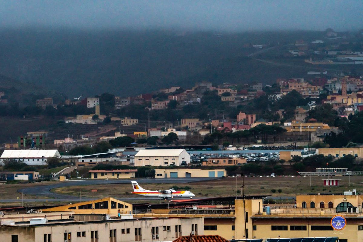SpottersMelilla's tweet photo. Tras una jornada de desvíos en #MelillaMLN debido a las nubes en cotas bajas y a la neblina, el último vuelo, #IB8294, procedente de #MadridMAD lo consiguió.
Aquí lo vemos aterrizando por la #rwy33
.
.
Fotos📸: Juan P. Romero Bueno
@jmanatol @05derecha @hydra_66 @novedadesaereas https://t.co/hBQzgyjAZA