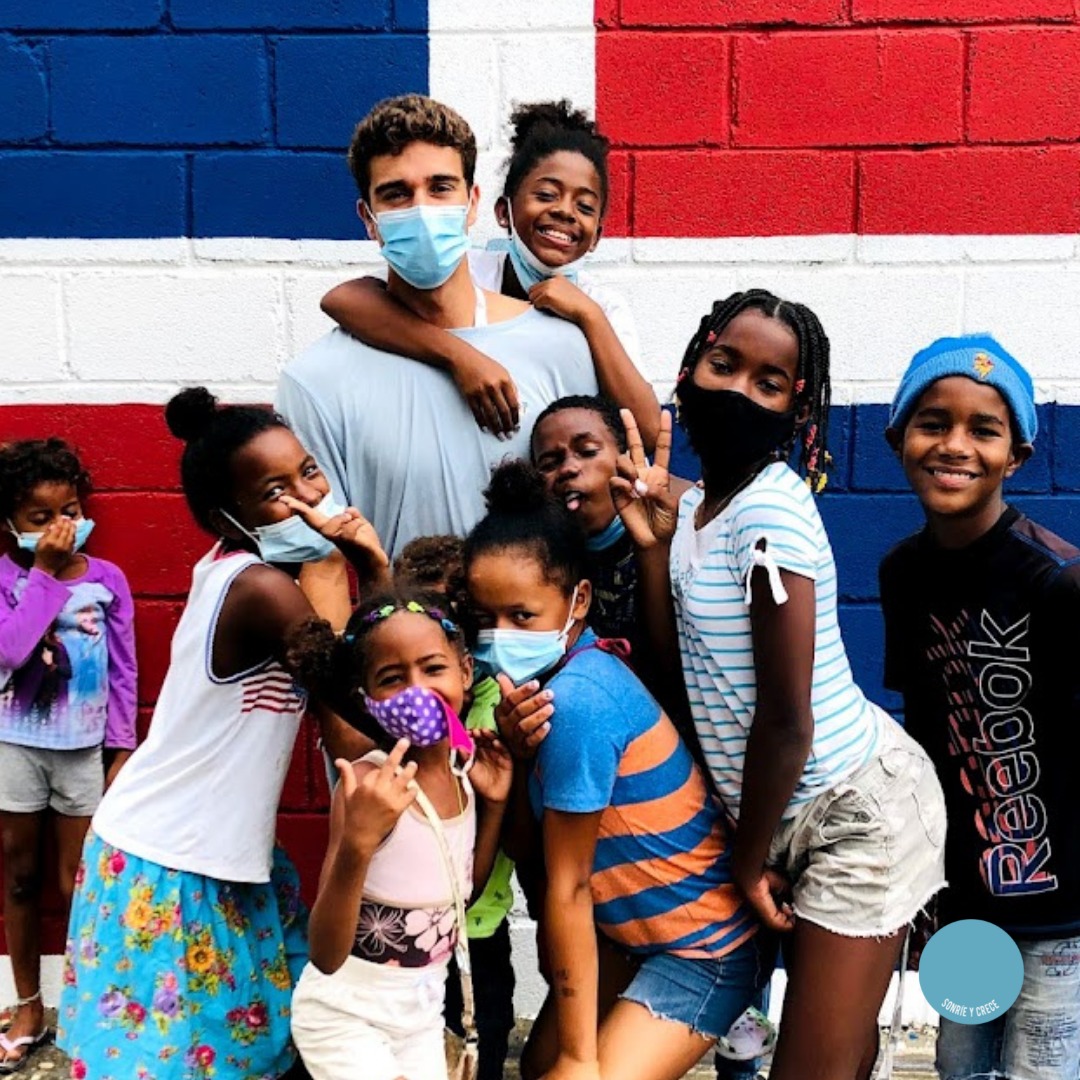 sonrieycrece's tweet photo. ¡Feliz día de la independencia de la República Dominicana!

En 1844 se le otorgó la autonomía a la República Dominicana de Haití, que tenía el dominio de la isla.
Esperamos que se deje atrás el odio entre pueblos y se resuelvan las diferencias. https://t.co/pkeekO7MuA