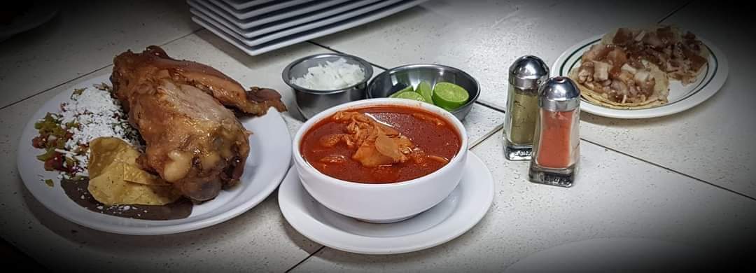 PuntoMedioEdo's tweet photo. 😋🌮👇🏼 DOMINGO de #chamorros, #tacosdecueritos y #pancita, además de su deliciosa variedad de platillos en Safari Izcalli.
📍Av. Chopos 200, colonia Arcos del Alba, Cuautitlán #Izcalli.
🤳 También puedes hacer tu pedido a domicilio o para recoger ahí al 5558737539. https://t.co/tSUv82t4VD