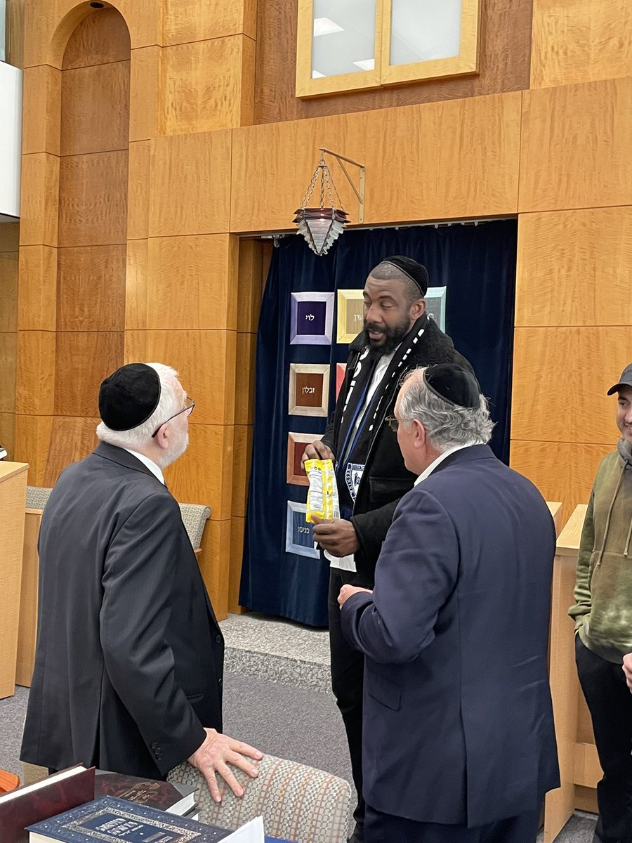jonahchiill's tweet photo. @Amareisreal and Rav Schachter @YUNews. Game recognize game. https://t.co/PcteQzCAFI