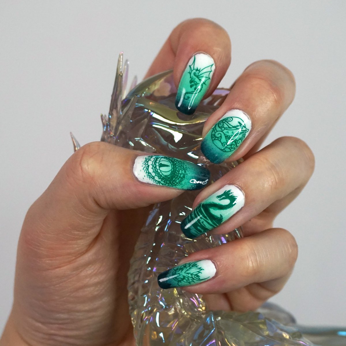 LadyLalaNails's tweet photo. On the eve of #GW2EOD release, I wanted to show my love for this world that’s been in my life for 14 years (can’t believe it’s been that long!). I’ve met amazing people and had incredible experiences through these games, and I’m so excited to return to Cantha! #GuildWars2 https://t.co/lsyWh0L5uU