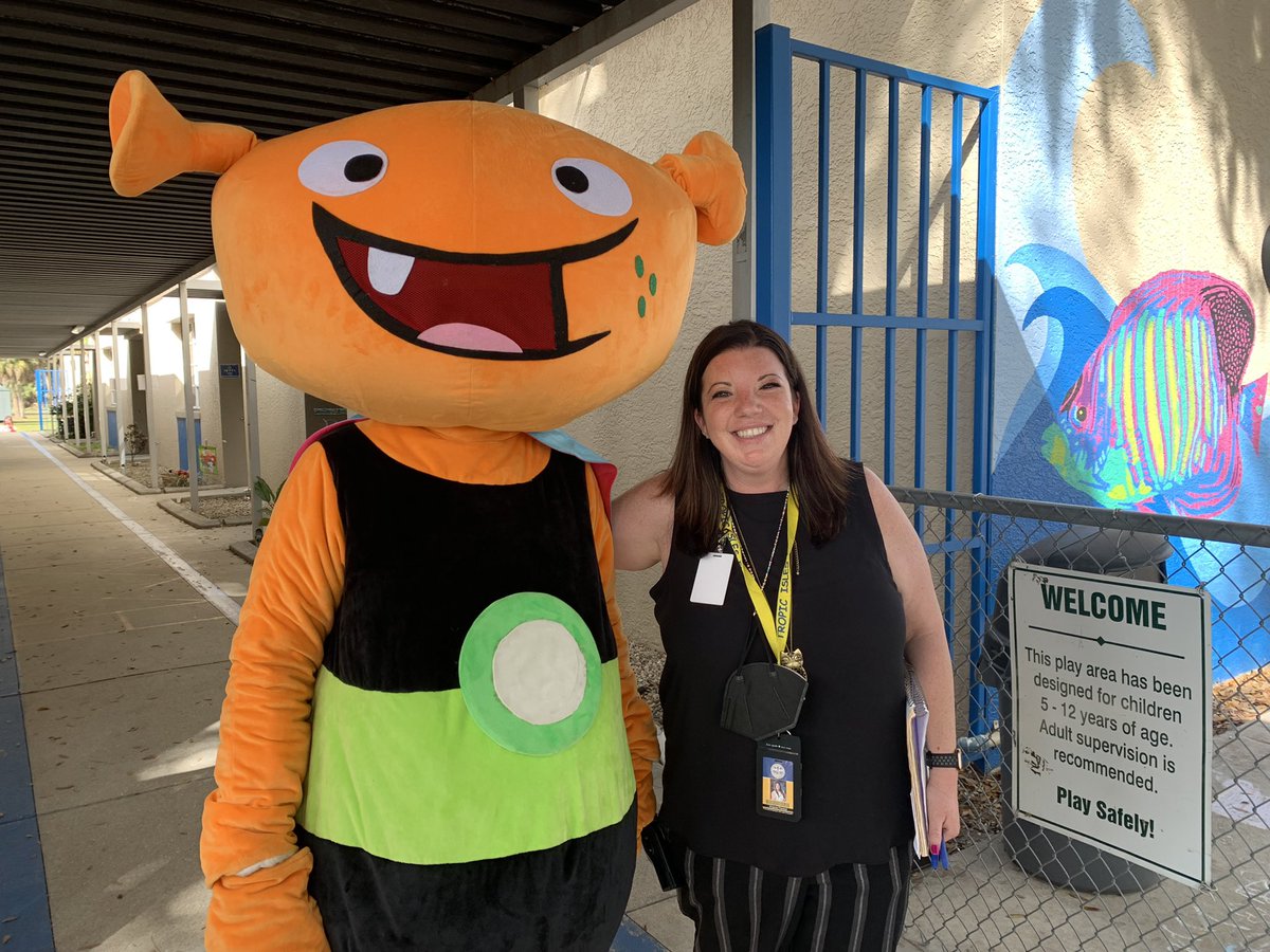 TropicIslesElem's tweet photo. Our students had a visit from Plory the other day. So much excitement! iReady is ‘rockin’ it at Tropic Isles!! #CurriculumAssoc #SeastarPride #Strivefor45 https://t.co/5kYvxXOBY8
