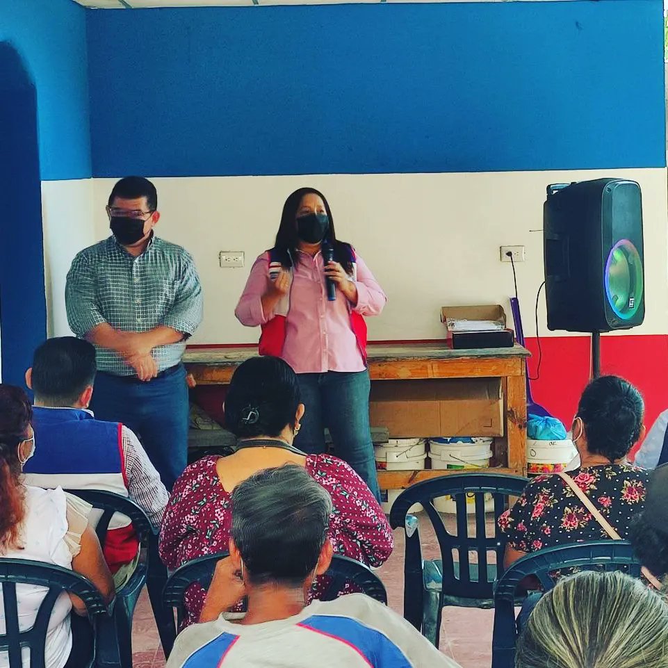 Henry_ColochoSV's tweet photo. Esta mañana reunidos con los concejales de la alcaldía de Izalco y nuestra diputada @SilviaOstorgaE escuchando a nuestras bases . 🔵⚪🔴 https://t.co/FCH50T2QuI