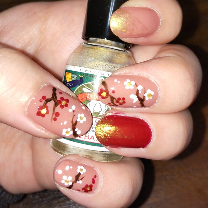 胡粉ネイルのtwitterイラスト検索結果