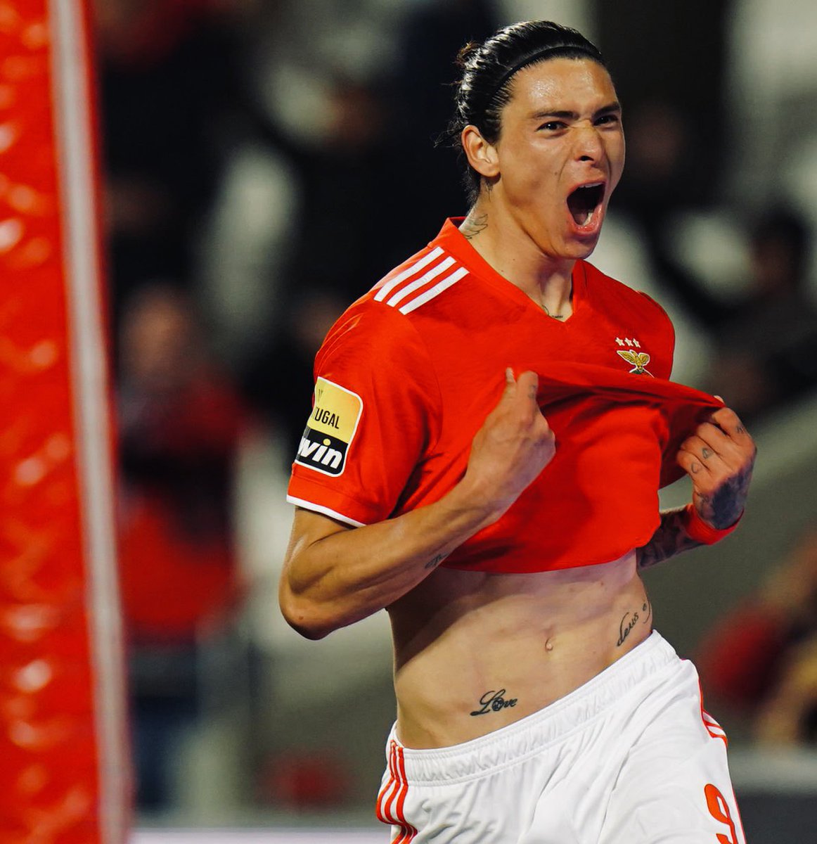 Doblete de Darwin Núñez, que llega a 25 goles (y 2 asistencias) en todas las competiciones esta temporada.  

Goleador.