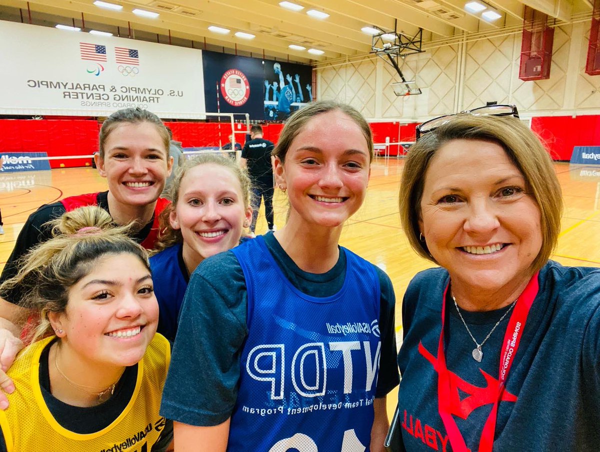 CoachLauniere's tweet photo. #Utes representing #UteStrong at the @usavolleyball #WNTOP https://t.co/atOPFkD571