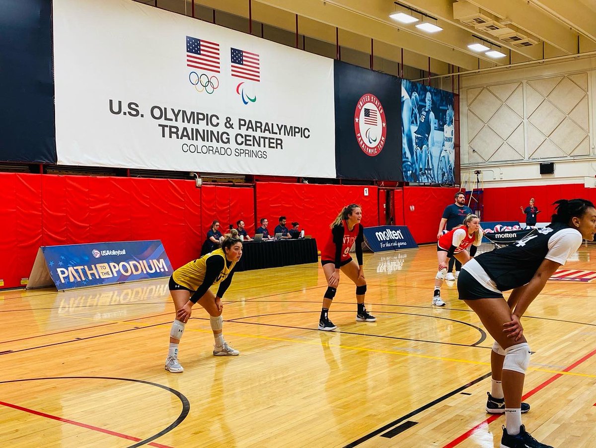 CoachLauniere's tweet photo. #Utes representing #UteStrong at the @usavolleyball #WNTOP https://t.co/atOPFkD571