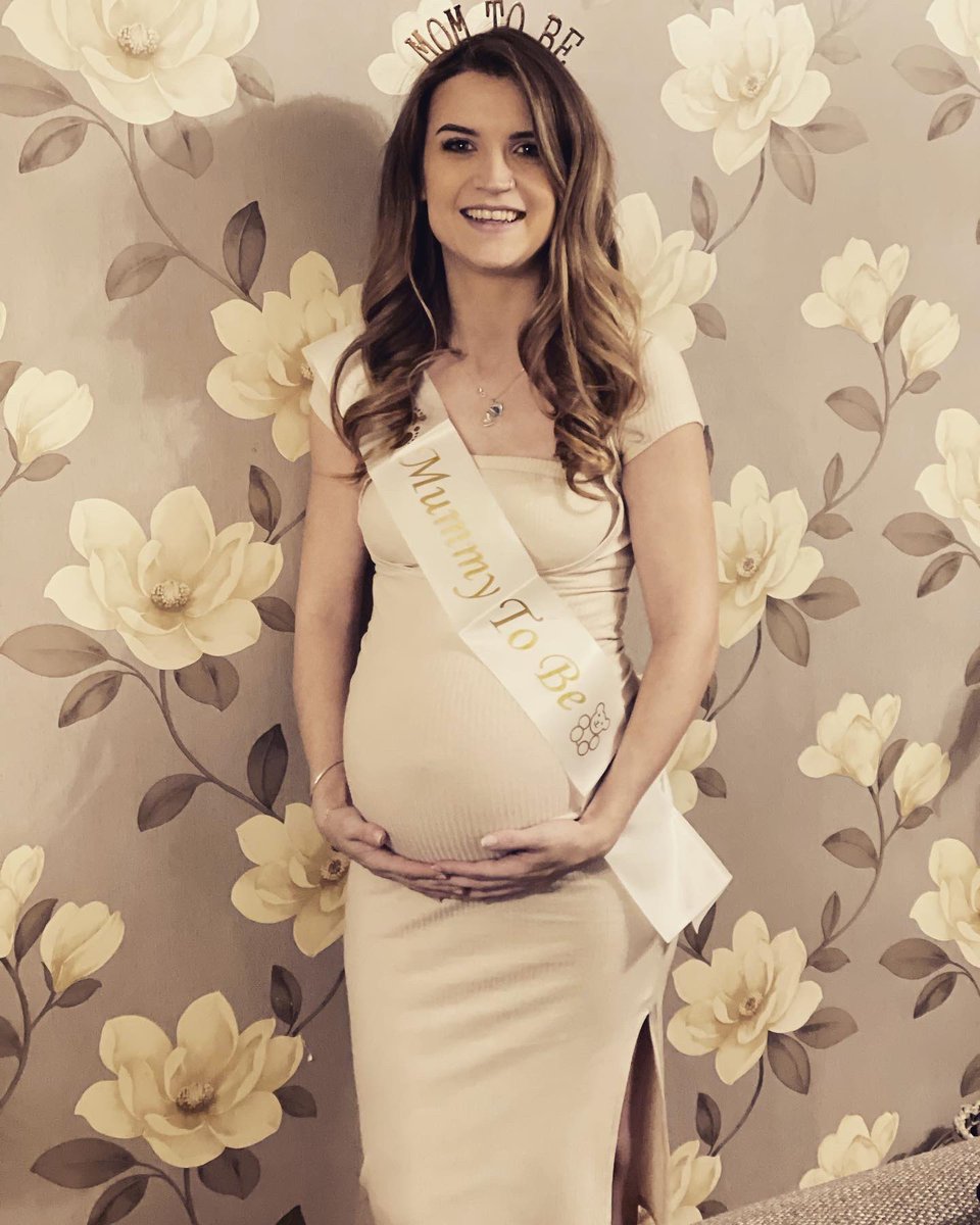 Keeleigh_Butler's tweet photo. Only 5 weeks to go baby girl!! 😱💕 https://t.co/EcxtSpjlLs
