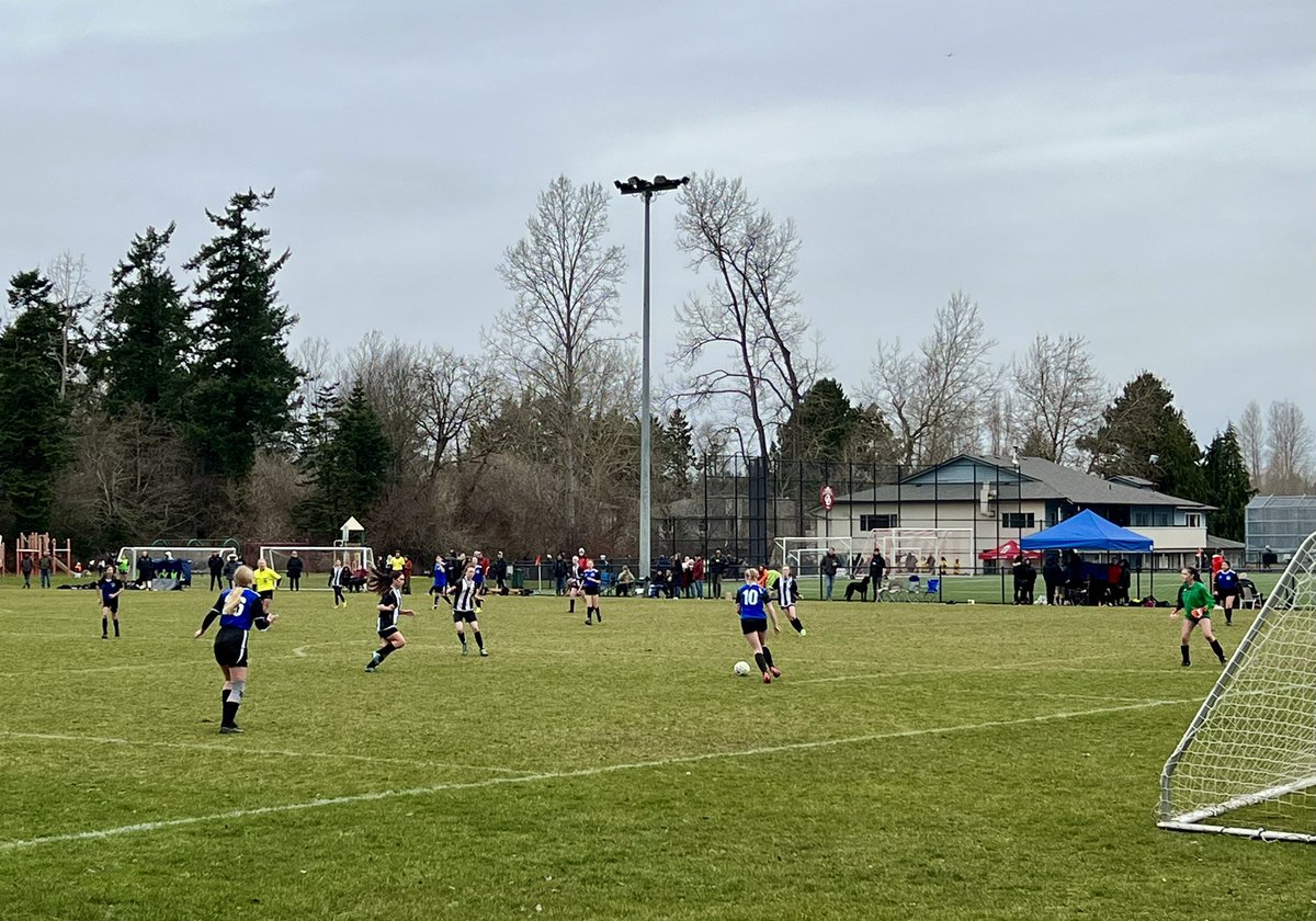 LakehillSA's tweet photo. We’re hosting the District Cup all weekend at Braefoot! Two full days of games on all 3 fields, with the division finalists from all ages in Tiers 3 & 4 soccer playing off to be crowned as District Cup winners, means a soccer-filled park and weekend!
#yyj #yyjsoccer #yyjsports https://t.co/7BHTogJj4S