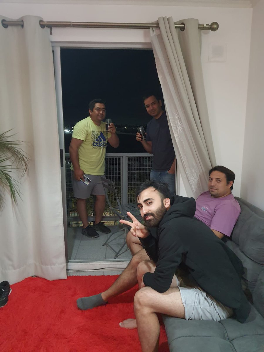 Nunca me arrepentiré de haber instalado este "jueguito"
Un placer haberlos conocido a todos.