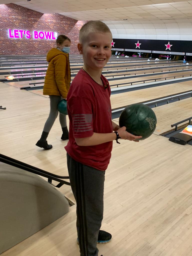 KeswickLbh's tweet photo. Ten pin bowling @Hollywoodbowl #iloveboarding https://t.co/qePapfv6bQ