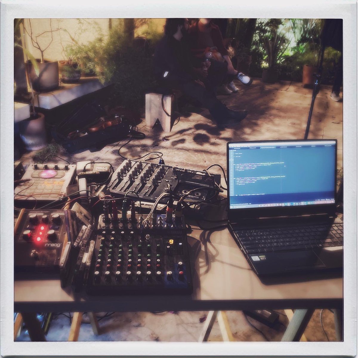 Una foto junto a mi amiga también se ve así