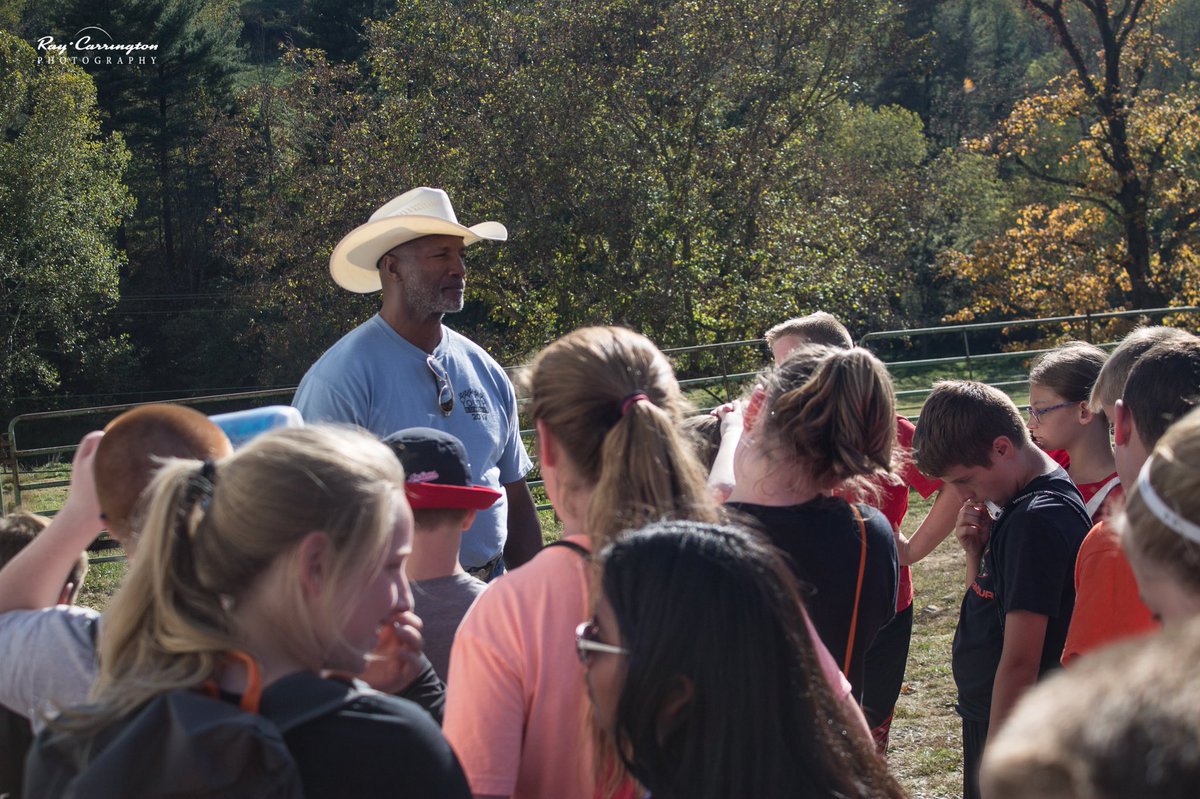 MelBlountYLI's tweet photo. A place that takes pride in building the next generation of horseman, through the @melblountyli Equestrian program.
.
Respect, responsibility, and reward of animals. #MBYLI #EquineProgram https://t.co/Y0ivQbcLVr