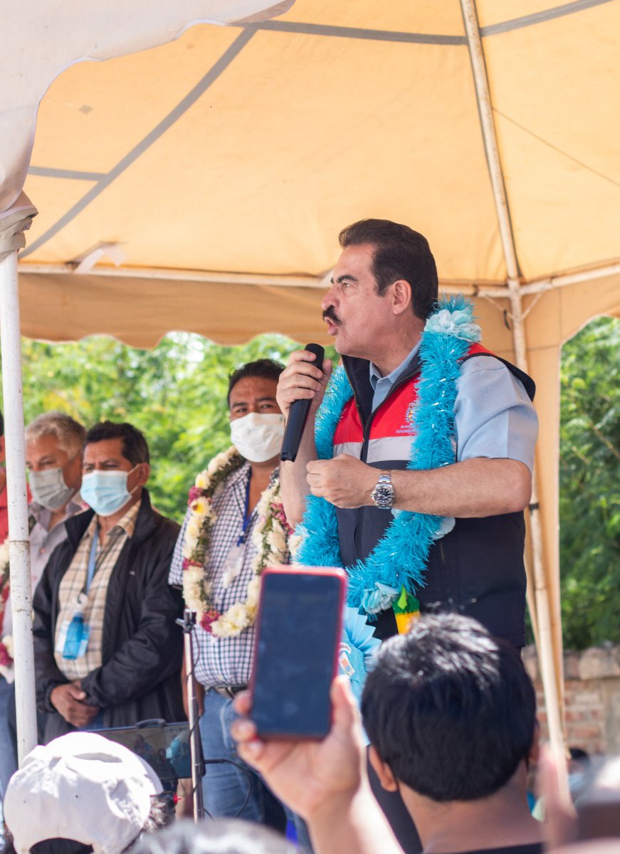 La salud y la educación son pilares fundamentales para el desarrollo; pusimos la piedra fundamental para realizar mejoras en la Unidad Educativa Humberto Portocarrero. Estamos trabajando por el presente y el futuro de #Cochabamba.
