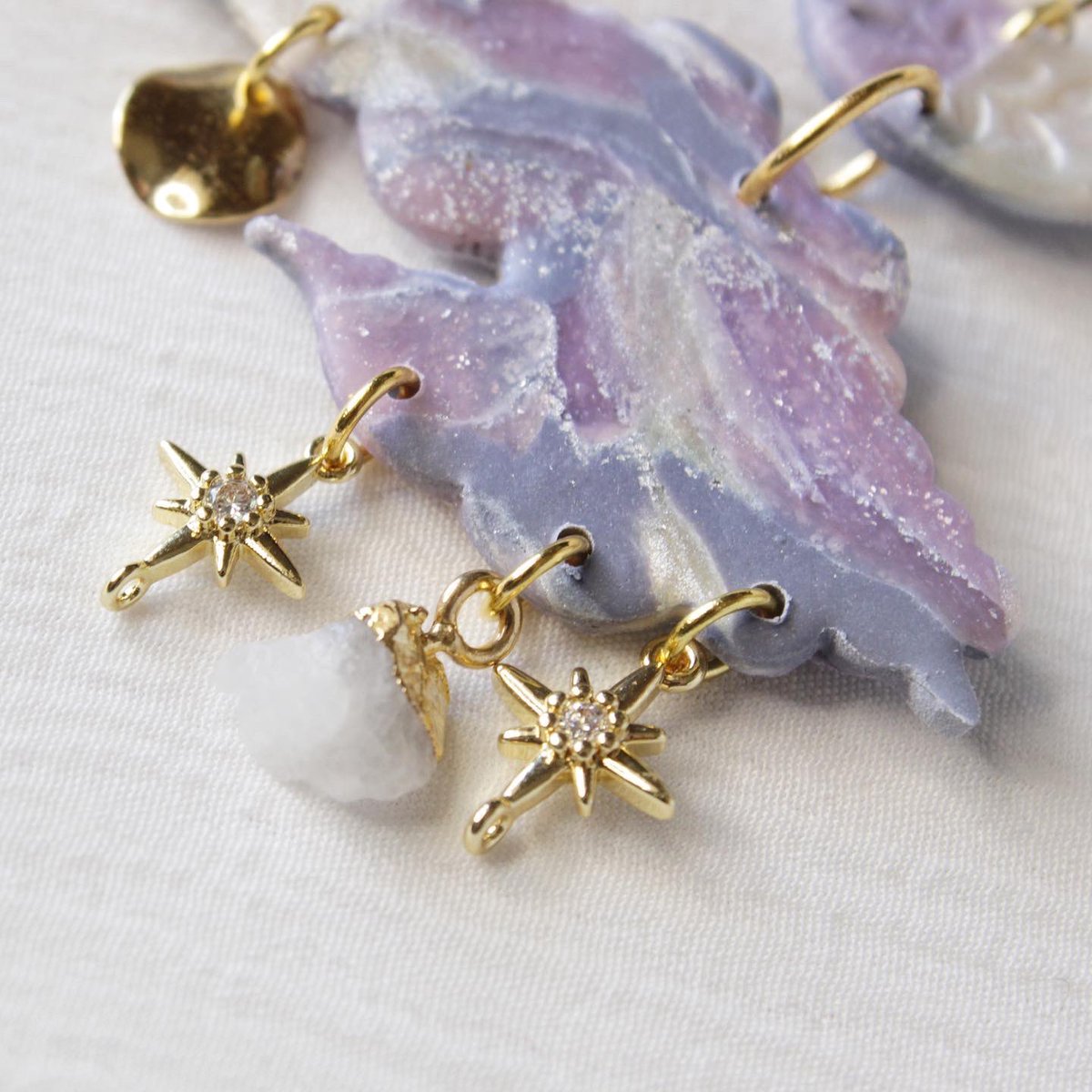 Soularlife's tweet photo. new cloud style w/ raw moonstone ✨ https://t.co/fWjQ6G00Wb