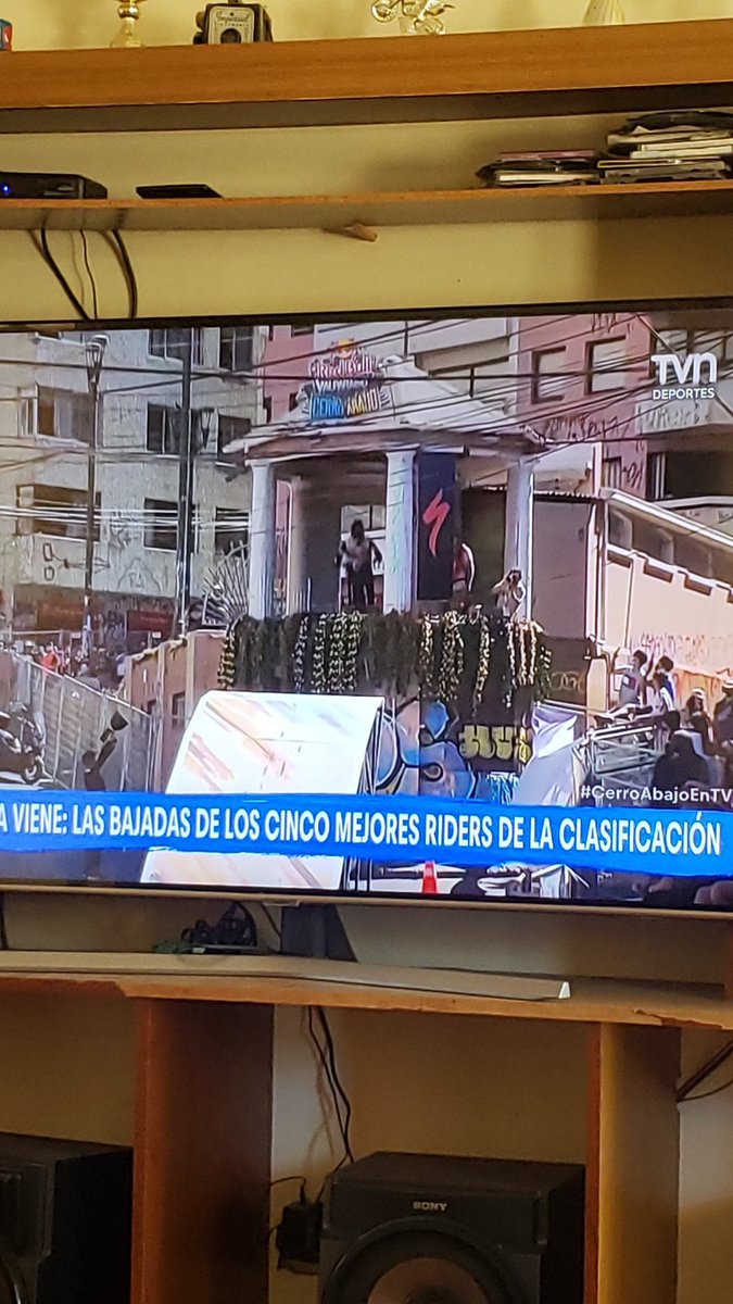 HerradaCatalan's tweet photo. @TVN por fin!!!! @redbull #CerroAbajoenTVN https://t.co/ccW4SPEGwI
