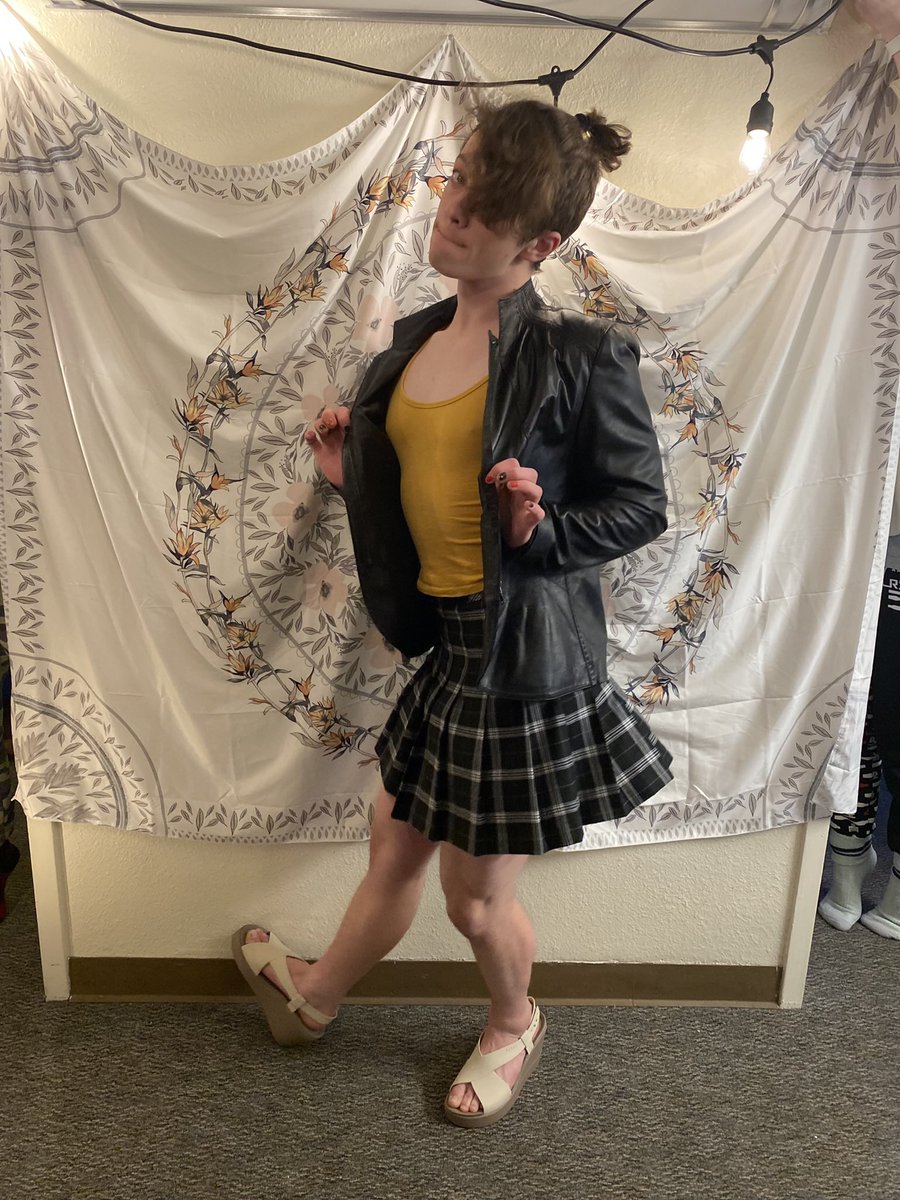 le funny tweet media