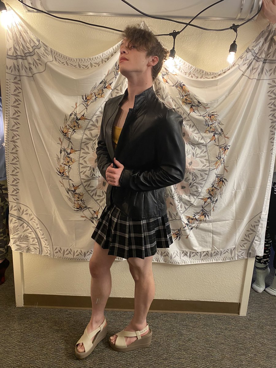 le funny tweet media