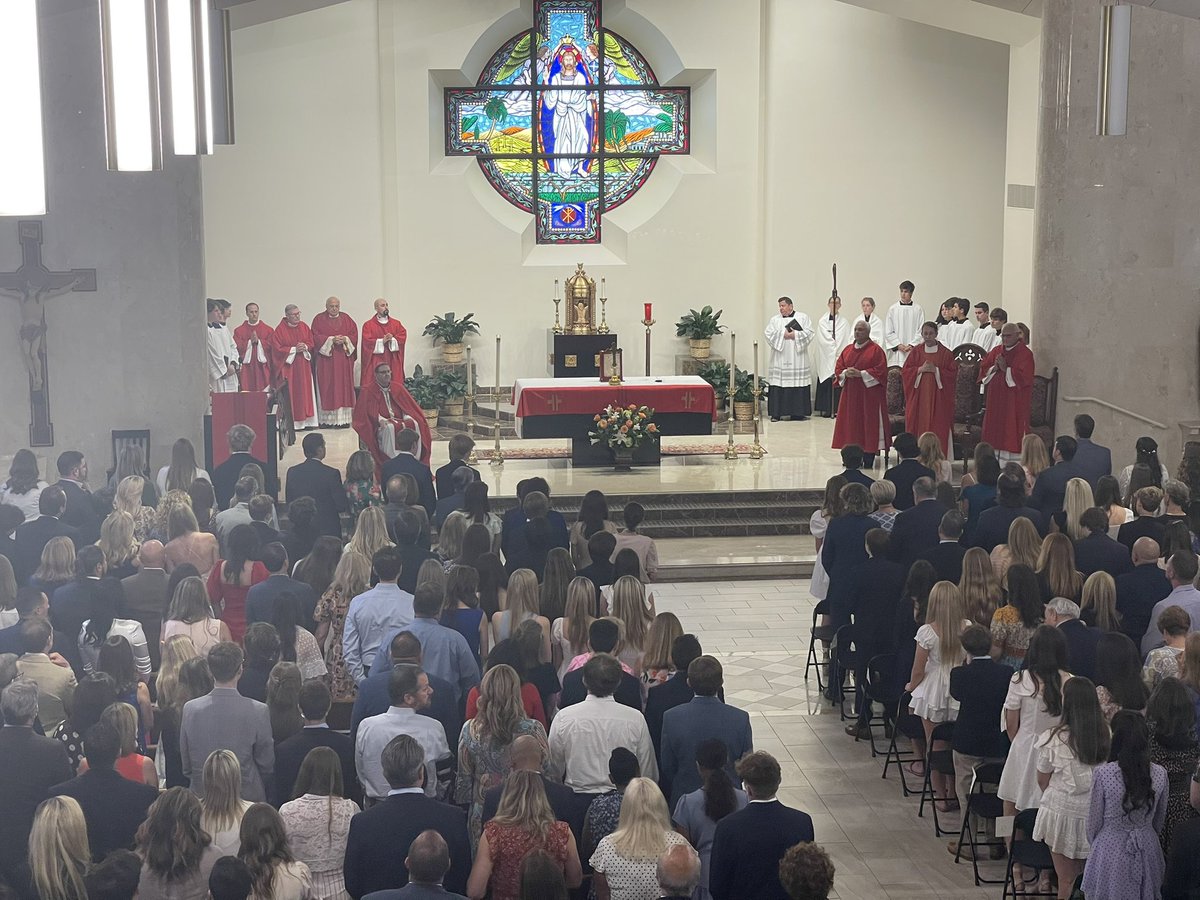 CTKLT's tweet photo. We’ve got a packed house for our Confirmation Mass! Congratulations and prayers for our Confirmandi! https://t.co/fBN7Mp7OVL