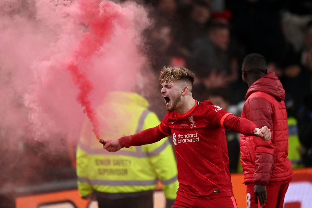 The youngest player to play for Liverpool in a final at Wembley. Rattled the Chelsea players and fan-base. Scores the 9th penalty in the shoot-out at 18 years of age. Lifts the trophy. 

Harvey Elliott 👏🔴