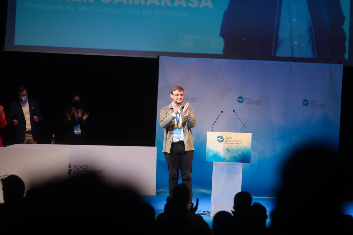 popularsval's tweet photo. Ayer fue proclamado @camarasajavier como nuevo presidente de @NNGG_Valencia. Es la hora de trabajar, trabajar y trabajar. ¡A demostrar vuestra valía! 👏🏼🔵🧒🏻👧🏻
Galería completa ➡️ https://t.co/5SRbq1noN7 📸
#EnPeuAlcemse #PrenemPartit #NNGGValencia https://t.co/S33aWUdFVa