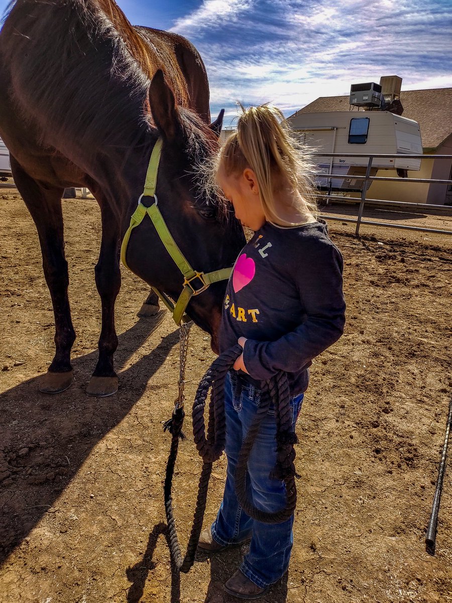 stephanie_herb's tweet photo. Natalie hanging with her best boy, Temple Keys💚 Temple sure loves his little girl and he's just so patient with her. #ottb #TempleKeys #baysbeforeboys #PrincessNatalie https://t.co/Bd10914dUq