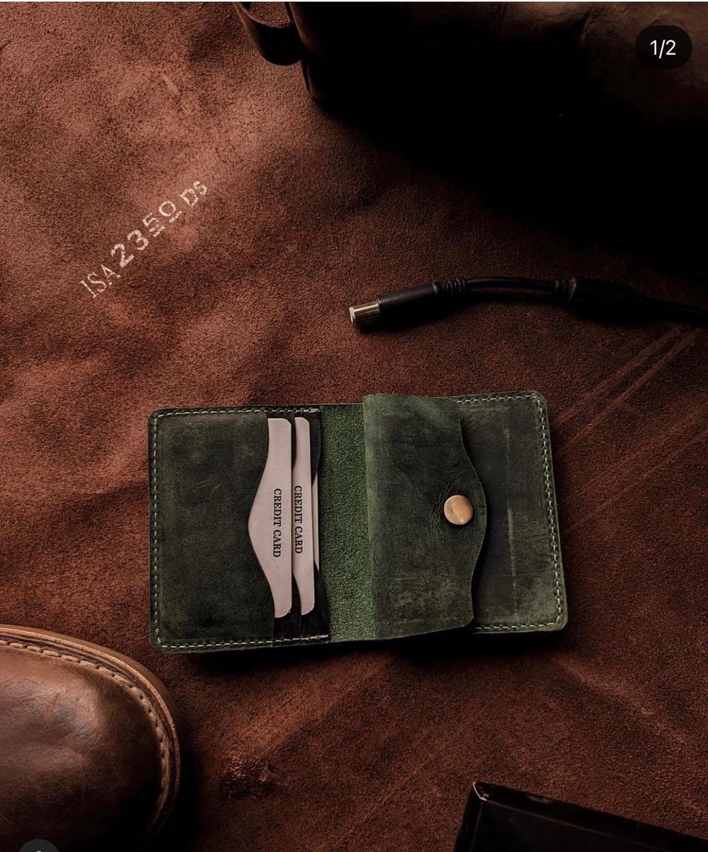 twluae's tweet photo. Pure leather handmade hunter green wallet now available in UAE #uaefashion #uae #dubai #dubaifashion #abudhabi #uaelife #dubailife #mydubai #uaebloggers #sharjah #dubaiblogger #dubaimall #fashion #abudhabifashion #dubailifestyle #dubaimarina #uaewomen #uaeblogger #uaestyle https://t.co/G0oCYkZnQN