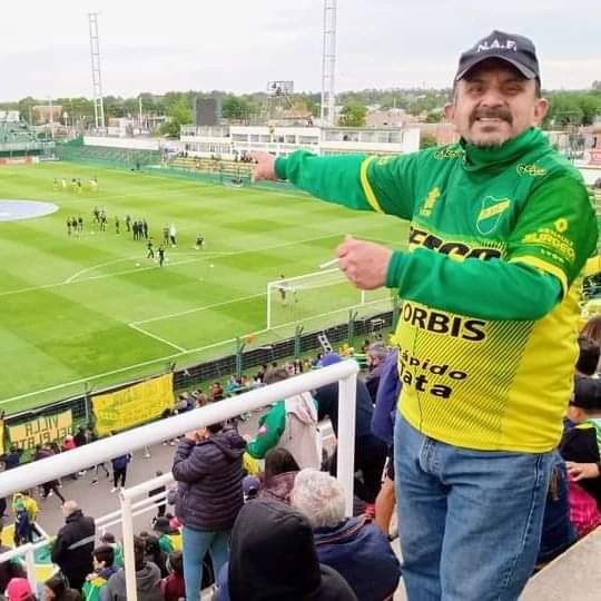 TodoDefensaTV's tweet photo. Grande Madu. Gracias por la buena onda de siempre. EL Tomaghello ya te extraña. QEPD. https://t.co/2kXl1MqcgZ
