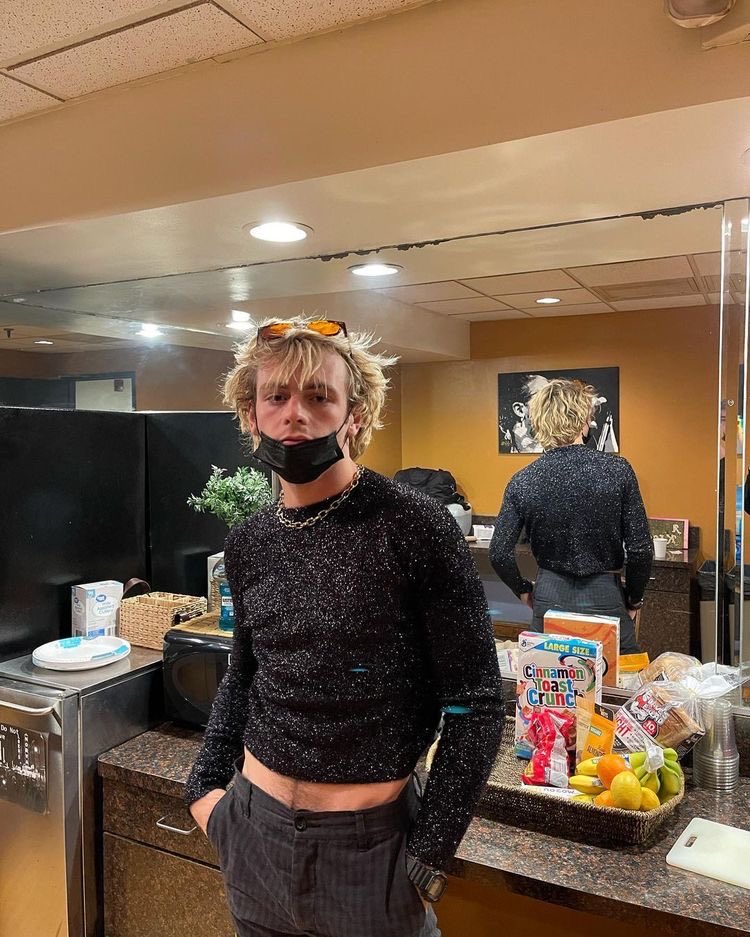 visualsross's tweet photo. ross lynch <3 https://t.co/7mRRxi6N4U