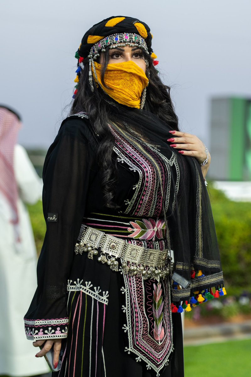 imo7md10's tweet photo. من أجمل ما رأيت في #كأس_السعودية ، 
حرص الحضور على لبس الزي السعودي الأصيل بمختلف أنواعه وأشكاله، والذي يزيدنا فخراً واعتزازاً بهويتنا #السعودية ..

وأفخر بتوثيقي لعدد من الحضور عبر عدستي المتواضعة .. 
@TheSaudiCup_AR 
@FashionMOC 
@tamaraah___ 
@almousa_su 
@bdr_alsaad https://t.co/zBI5j5SZeg