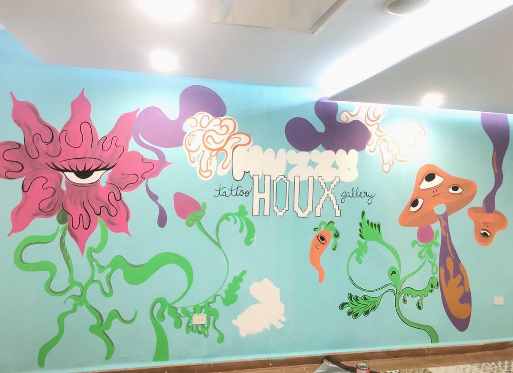 sofiacofinoo's tweet photo. súper feliz con el resultado del mural que hicimos @ vivi (no se su user de tw:c) y yo para estudio de tatuajes en barrio antiguo ✨💖 https://t.co/FmQ5KrLvHz
