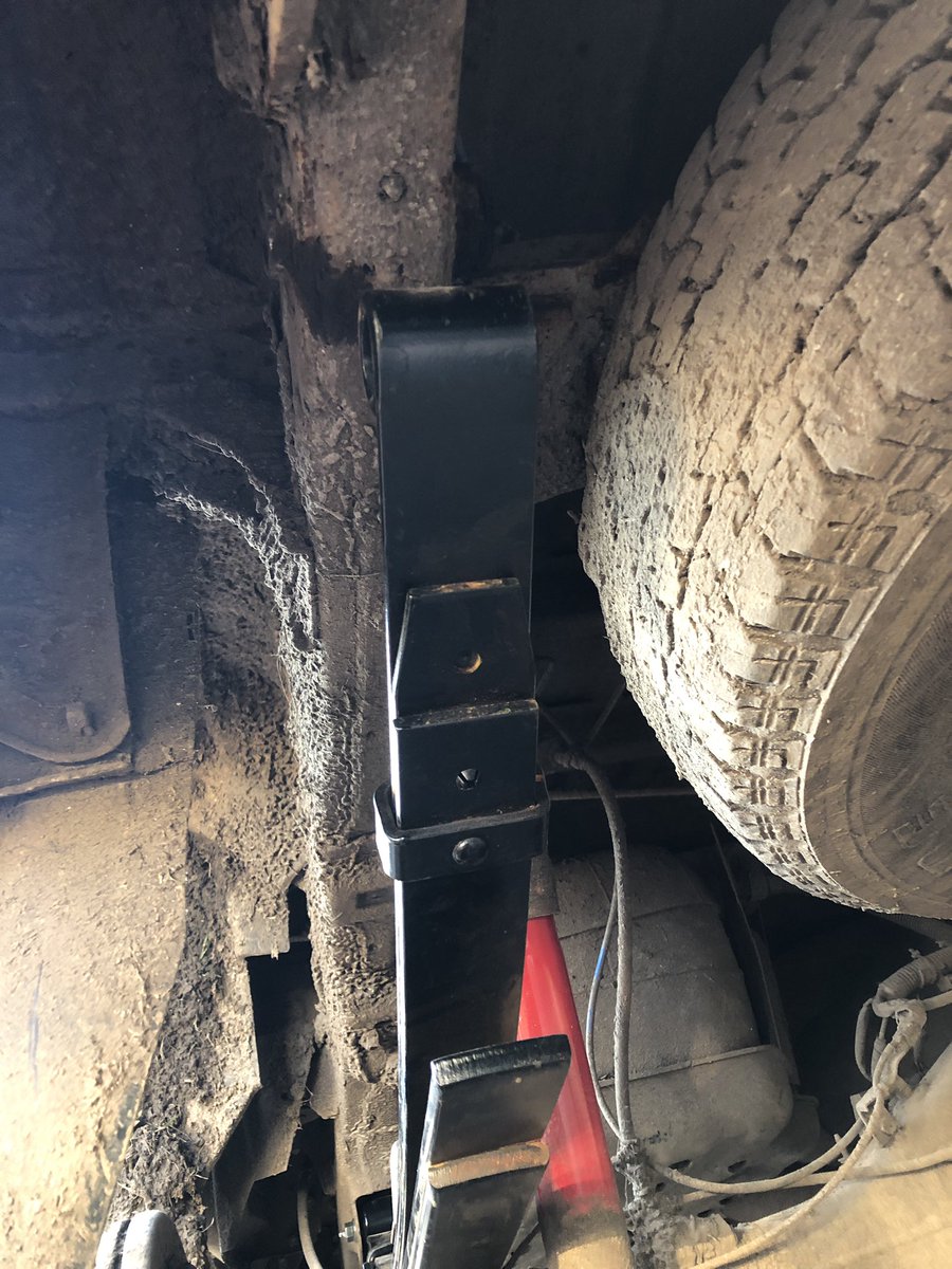 Childs295Greg's tweet photo. Today’s project, replacing the rear springs on the old hilux, the original ones have had a hard 10 years. Limited tool kit but still get the job done. Shepherd playing mechanic again 👍🏻 #farming #bushmechanic #hilux #nosheephere https://t.co/wSyPWXX8Ce
