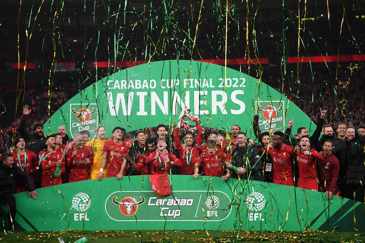 ThaiLFC's tweet photo. ลิเวอร์พูลฉลองแชมป์คาราบาว คัพ 🏆⭐️✨

#LFCThai https://t.co/ZWcodG5PFE