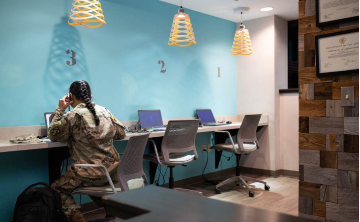 The_USO's tweet photo. The USO is providing troops across Eastern Europe with computers and call centers equipped with private, secure telephone networks allowing them to connect with loved ones back home. Read the full story: https://t.co/wAun6n6cSb  #BeTheForce 💪 https://t.co/sXPyZZrhgV