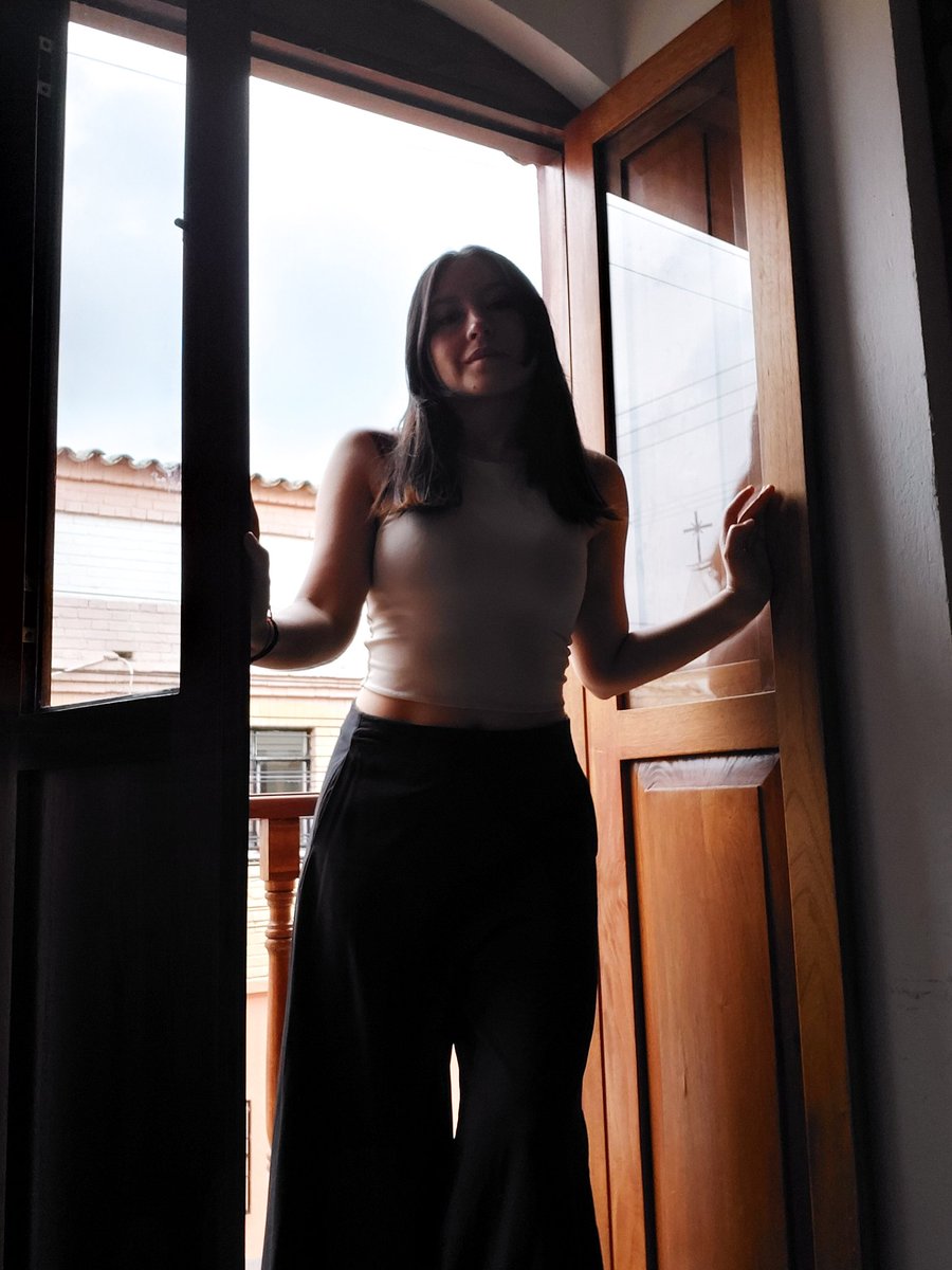 karitoCen's tweet photo. ☀️ Hoy una foto en mi balcón entre recesos de tanto trabajo por estos días, para variar. https://t.co/kyseZ8s8VA