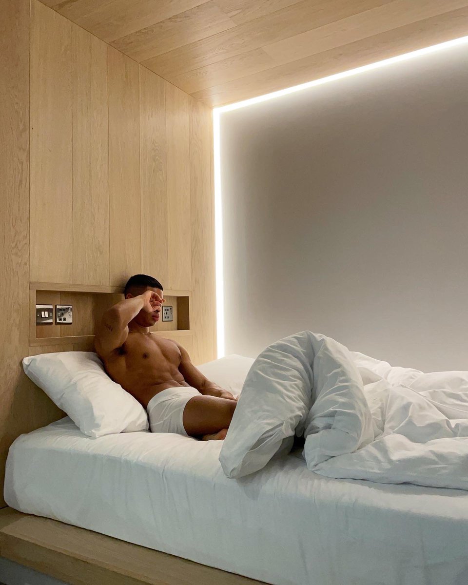 Tarylboothe's tweet image. Snooze u loose