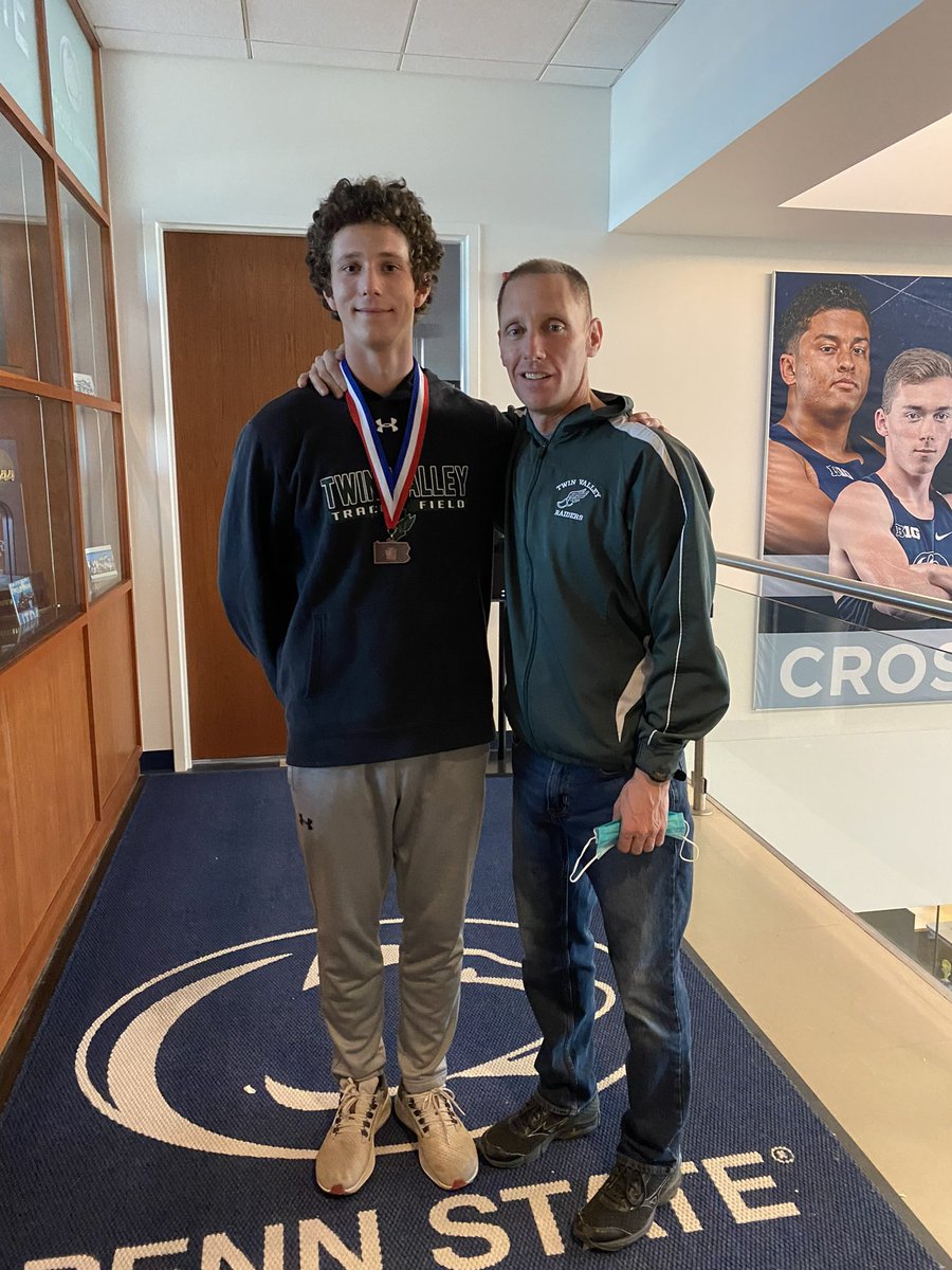 TVRAIDERS's tweet photo. Congratulations to Anthony Engle for his 4th place finish at the Indoor State Championships with a time of 1:55.52! https://t.co/TqIq6xqpG4