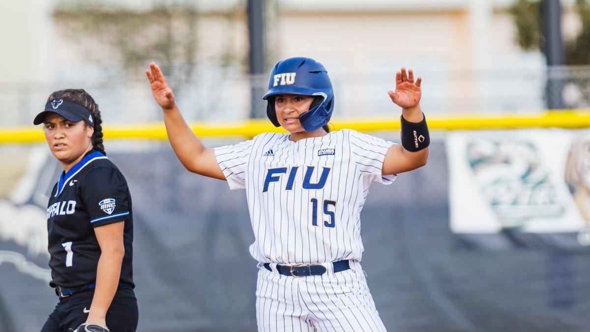 FIUSoftball's tweet photo. T-4 | FIU 1, DREXEL 1

✅ Venessa Gallegos celebrating her birthday 🎂 w/a 2-out RBI single to left 
✅Hit brings home Brooke McCann and deadlocks the score at 1-1 👏

#PawsUp🐾 | #PantherPride https://t.co/A2tS3rEi45