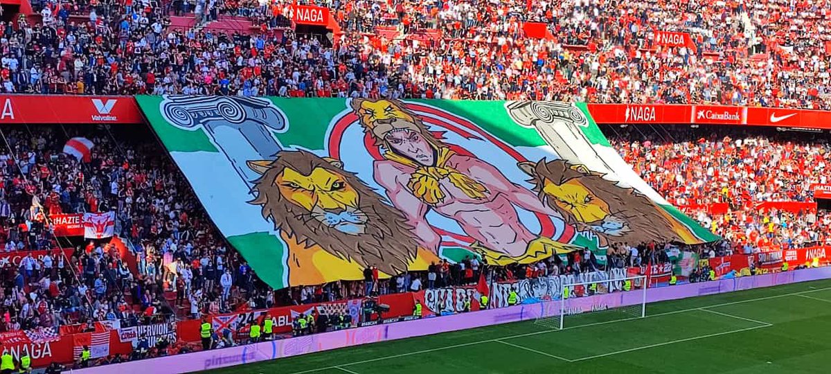 Es la primera vez que veo algo igual en el fútbol europeo. Doble tifo para un mismo partido. Y no hablamos de algo sencillo o pequeño. Hablamos de dos obras de arte impresionantes.  Biris Norte <a href="/SevillaFC/">Sevilla Fútbol Club</a> 
Estáis locos. Qué suerte tiene el #SevillaFC de teneros.
#respect  👏👏