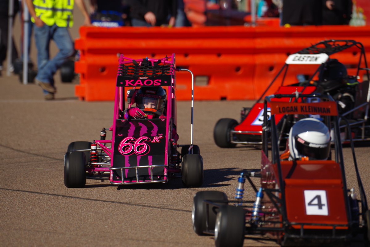 KaosKenzeeRacin's tweet photo. Photos from our win @phoenixraceway 
@di9Designs @StrokerAceKid @ChaseArmy1 @bobmulhausen https://t.co/IqvTOeOkkb