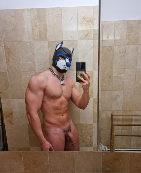 Not-my-bathroom selfie 😈 https://t.co/sGMSRtzti9