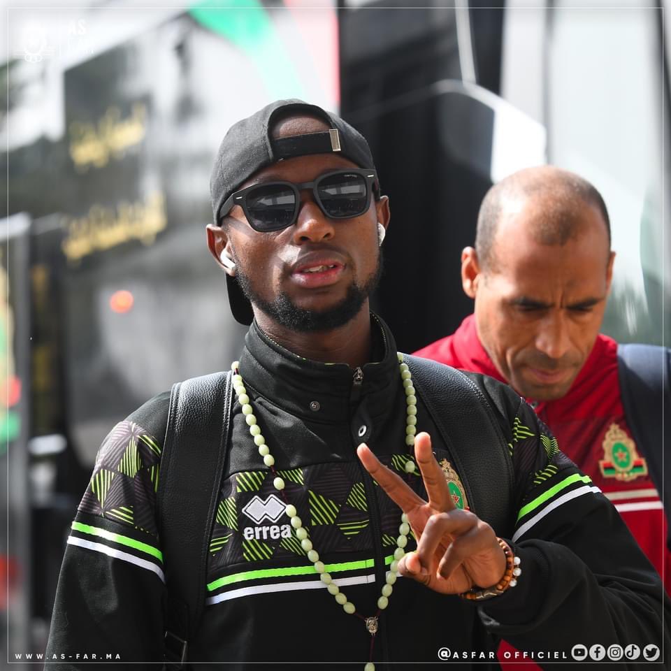 imfuraluc01's tweet photo. #BotolaLeague | FT 

AS FAR Rabat 3-1 Difaâ Hassani J

@thierrymanzi4 yabanje mu kibuga bwa mbere mu mukino wa shampiyona, we na mugenzi we #Emmanuel bafasha @ASFAR_Officiel gutsinda.

Equipe yabo yafashe umwanya wa 5 n’amanota 28 inganya n’ikipe ya RS Berkane, MAS Fez na DHJ. https://t.co/uCIXh3DPyn