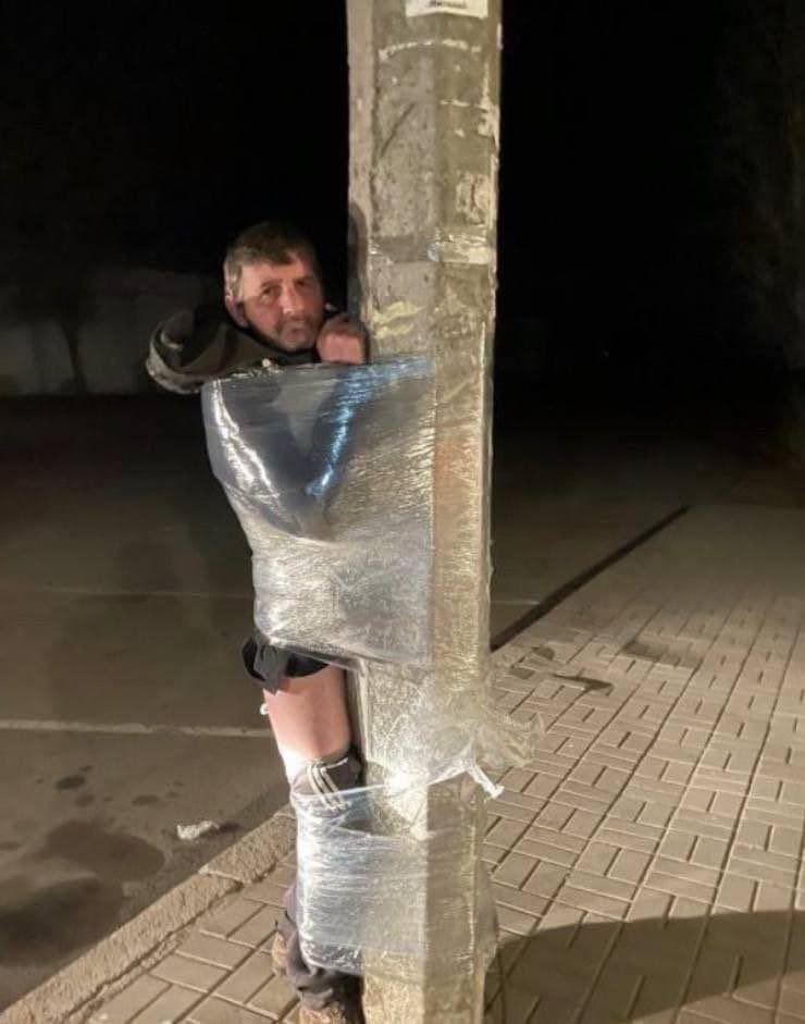 mi6rogue's tweet photo. looter detained in #Kyiv. #UkraineUnderAttack https://t.co/uV5W2zDUtF