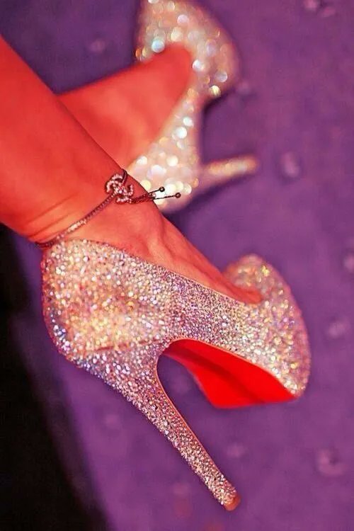 iPostHeels's tweet image. 