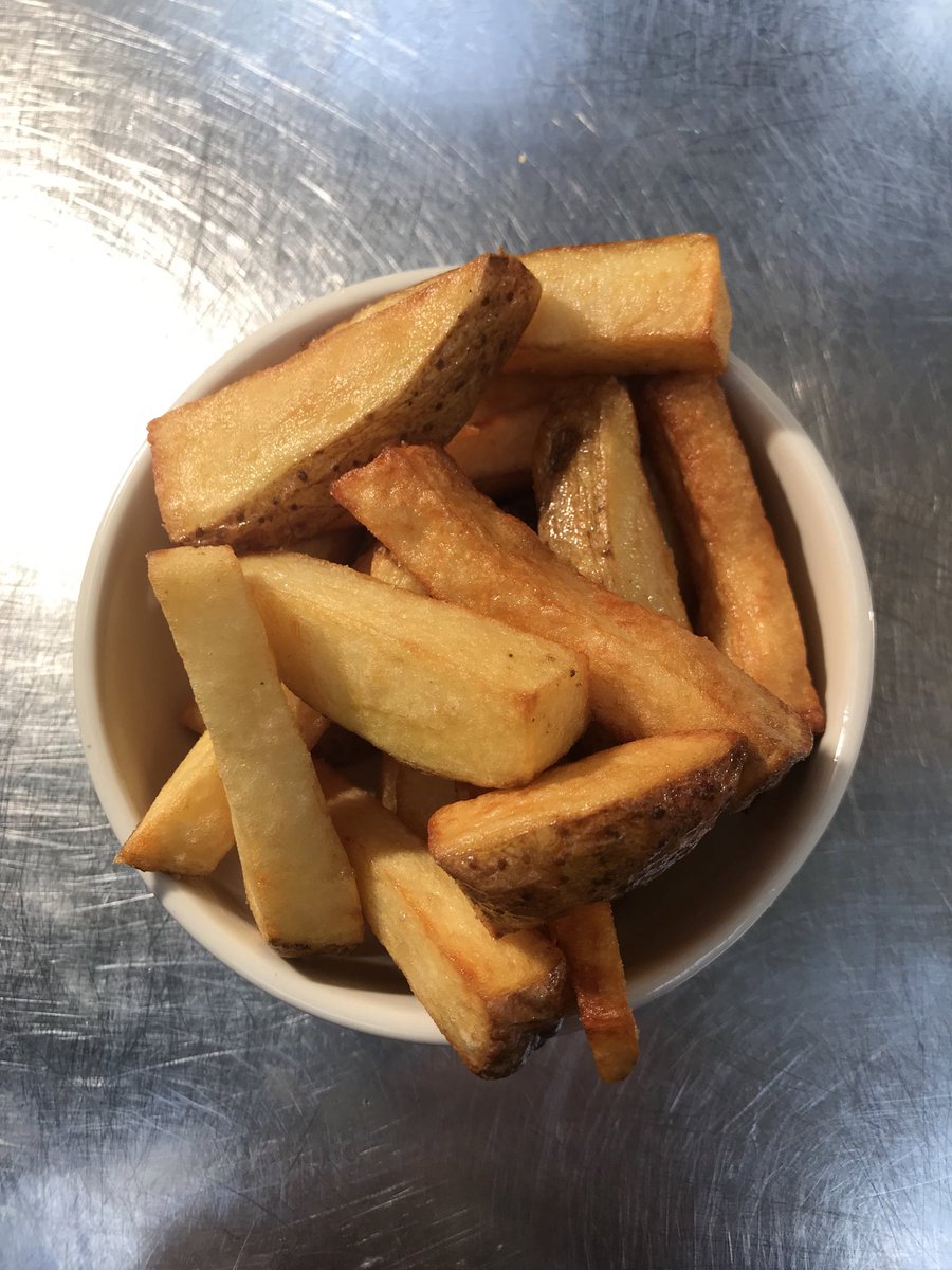 #BrumHour What are you putting on these. Salt &amp; vinegar? Ketchup? <a href="/BrumHour/">#BrumHour 🐝 Networking with #Birmingham</a>