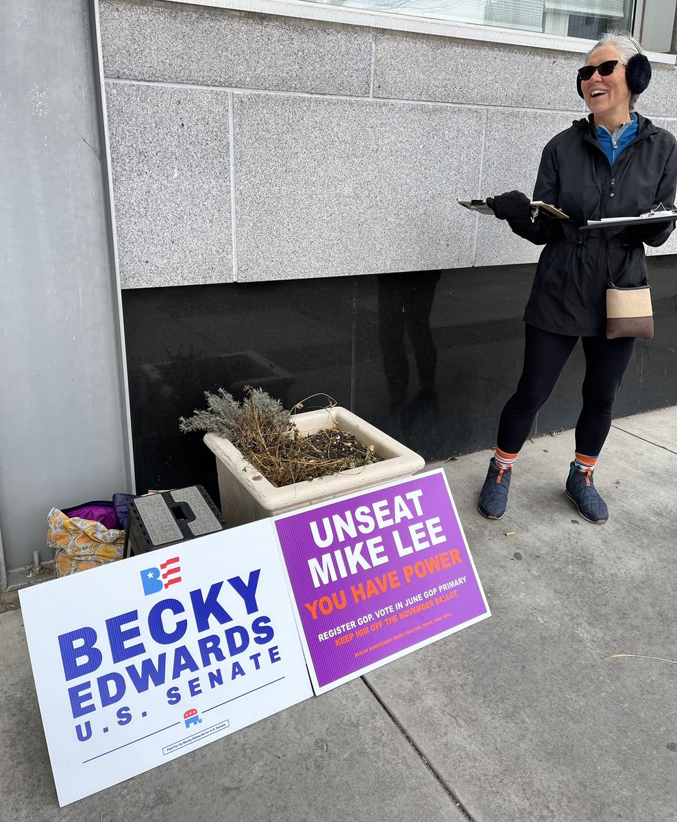 juleeslc's tweet photo. Done ✔️ #beckyedwards #unseatmikelee https://t.co/sMCLtovPMP
